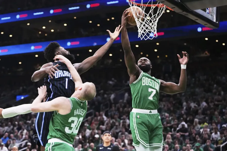 NBA/布朗轟36分率綠衫軍2連勝！波辛吉斯濺血自嘲打摔角