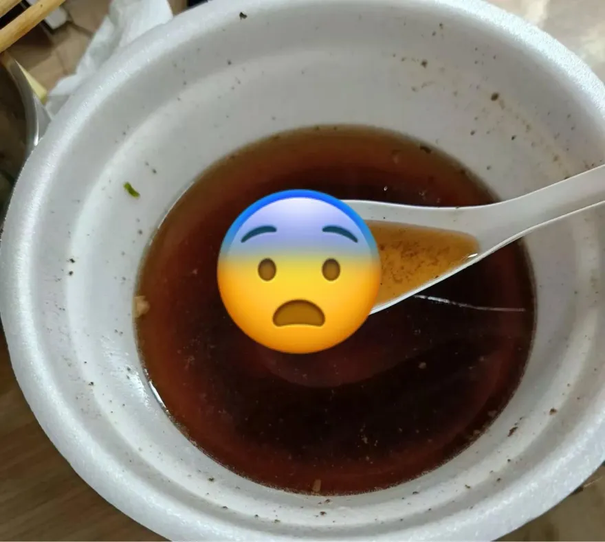 影/吃牛肉麵「舀出蟑螂全屍」嚇吐　高雄衛生局揪6缺失