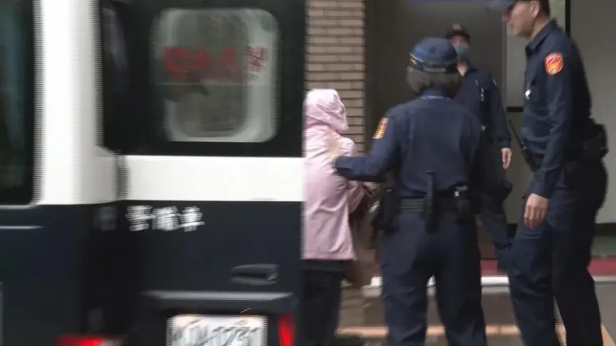 「裝死」簡訊稱玩笑話！剴剴案審判長當庭怒斥保母妹