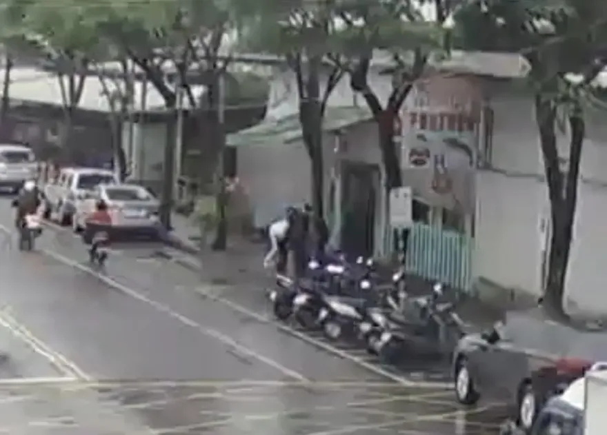 影/新北中和1男宮廟前遭追砍　5嫌全數緝獲到案