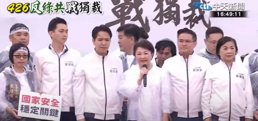 十大政治人物好感度民調：盧秀燕奪冠、最後一名柯建銘