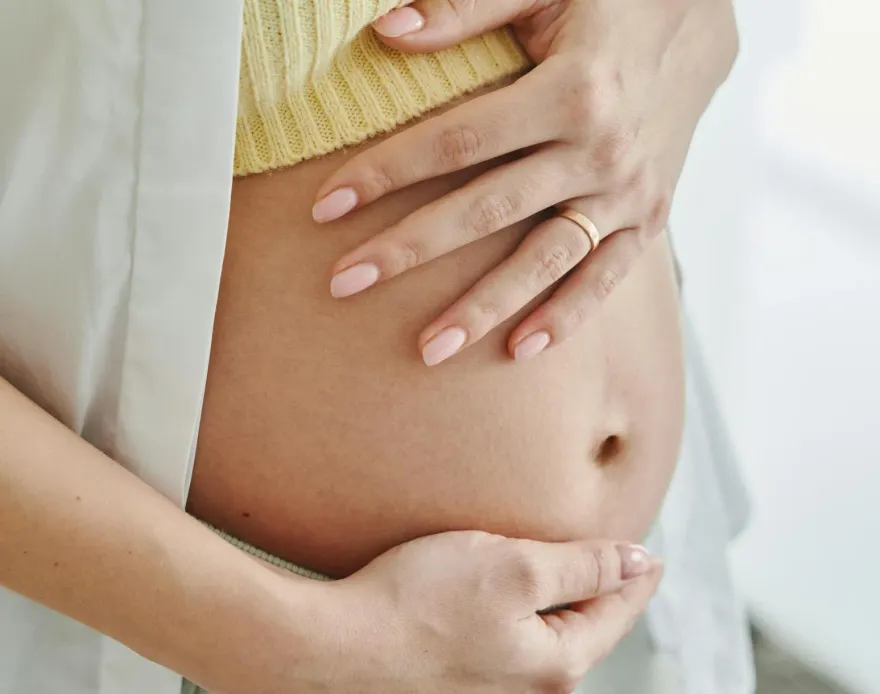 喝冰水傷子宮害不孕？　婦科醫闢謠：閉嘴就是最大善意