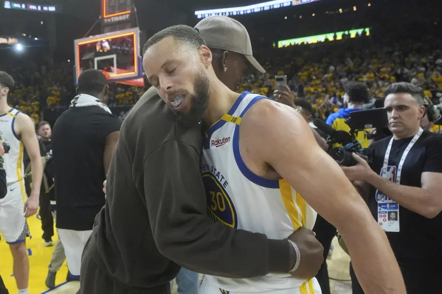 NBA/少了士官長不怕！柯瑞轟36分　嘴綠嗆對手「去做美甲」