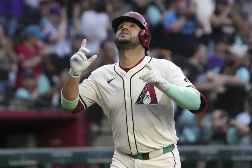 MLB/單場4轟寫歷史！響尾蛇蘇亞雷茲躍居全壘打王