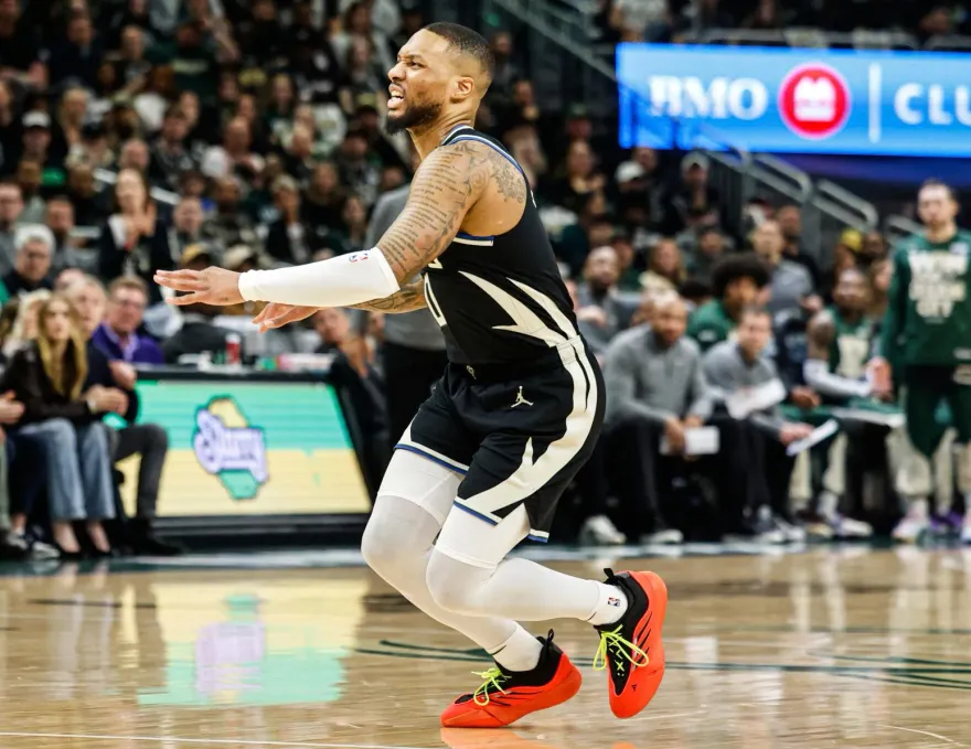 NBA/無碰撞離奇受傷　公鹿里拉德憂阿基里斯腱出事！
