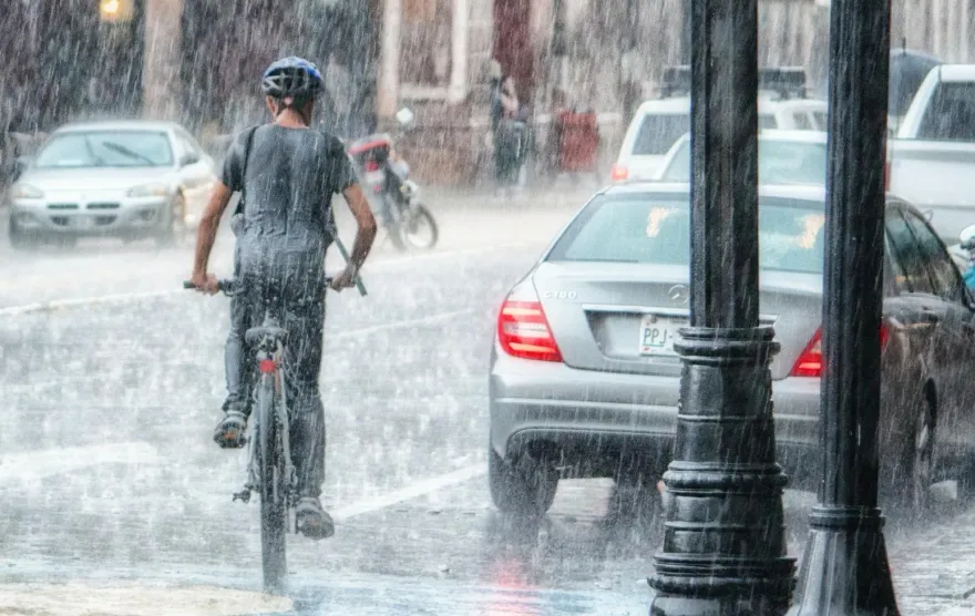 國家警報響！大雷雨猛轟7縣市　新竹、台中山區暴雨
