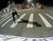 影/台中驚見「持刀男追趕拍打救護車」！　醫護奔派出所求救