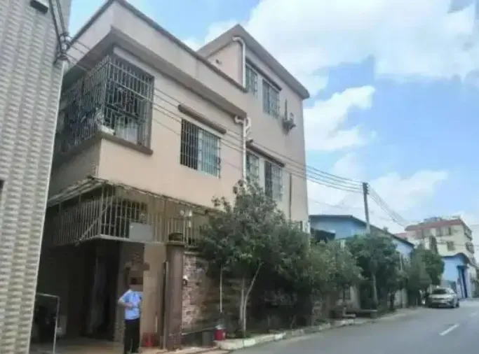 86歲陸翁與「小33歲準兒媳」再婚　親女兒砸門嗆「護家產」