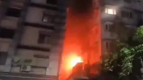 影/疑電線短路！印度旅館暗夜大火奪14命　現場驚險畫面曝