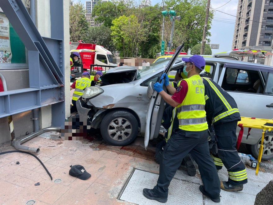 影/救不回來！八德區公所車禍「被夾牆壁傷者」身亡