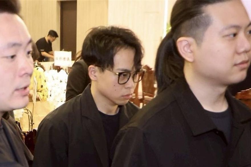 賀瓏爆無縫接軌Albee！名製片揭戀情時間軸轟：現代陳世美