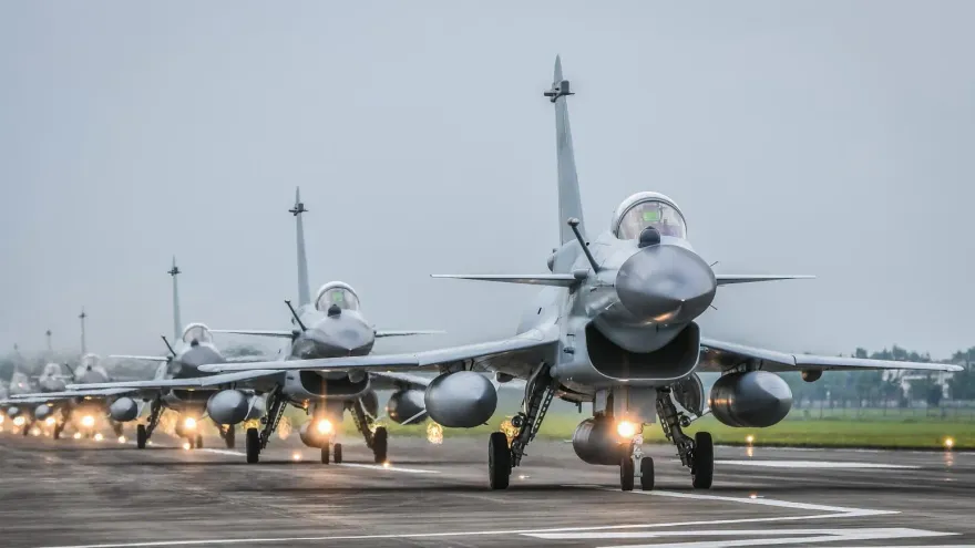 巴軍擊落印軍飆風戰機還虜飛官　謝寒冰：莫迪急了求榮反辱