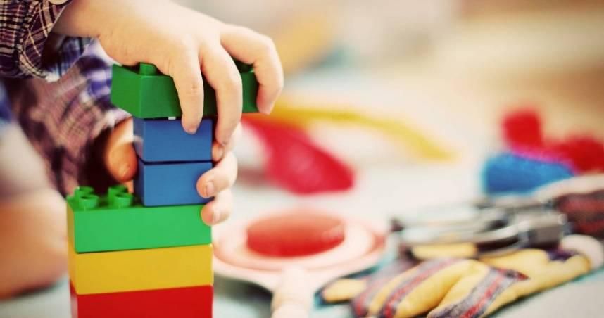 3歲兒突脫口陌生男名　媽一查嚇壞：是19世紀的人