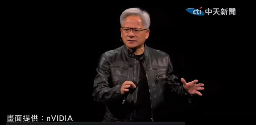 黃仁勳坦言華為AI晶片實力大增　效能直逼輝達H200