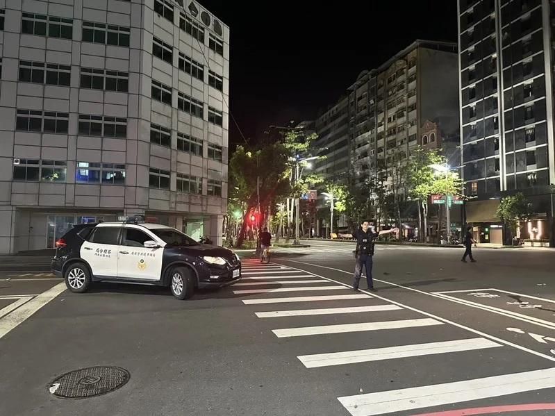 悚！高雄男跟弟弟吵架被帶去派出所　離去後竟「慘遭輾斃」
