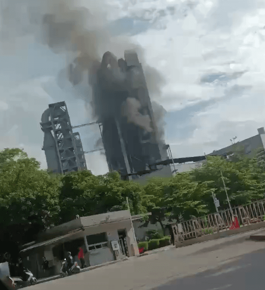 影/台泥和平廠大火！驚悚畫面直擊、台泥回應了