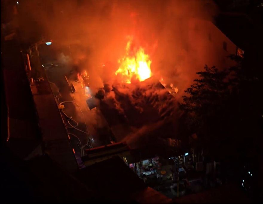影/萬華華西街凌晨火劫！烈焰「猛燒5店鋪」　爆炸連環響