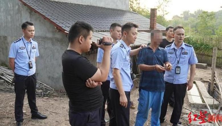 悚！陸男亂刀砍死母親和女友　帶嫂逃亡「亂倫」生下兒女