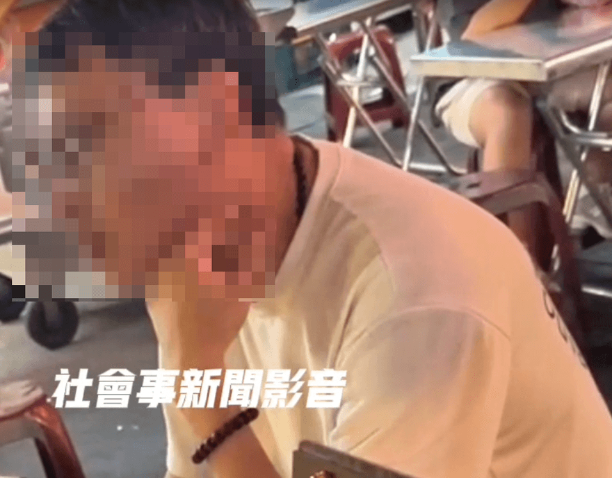 影/高雄六合夜市驚見算命狼！　稱女客為前世情人還強吻