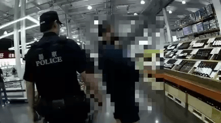 影/台南少校美式賣場偷拍裙下！被抓包死辯「就沒有拍」