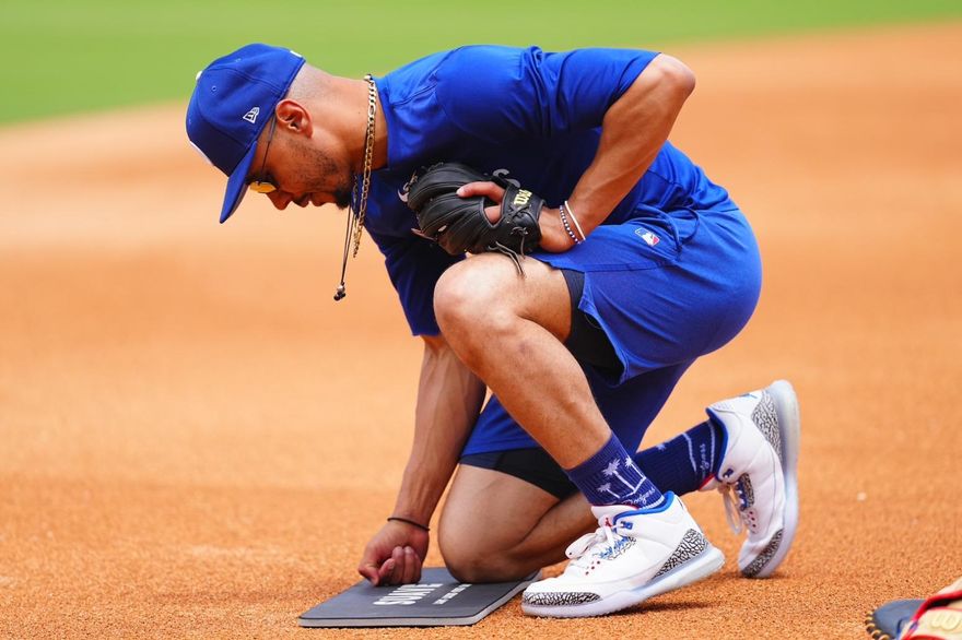 MLB/貝茲摸黑進浴室「撞牆骨折」　道奇教頭：繼續坐板凳
