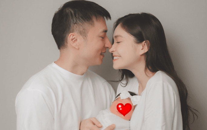 「小許瑋甯」韓笙笙當媽了！甜曬全家福曝愛女萌樣