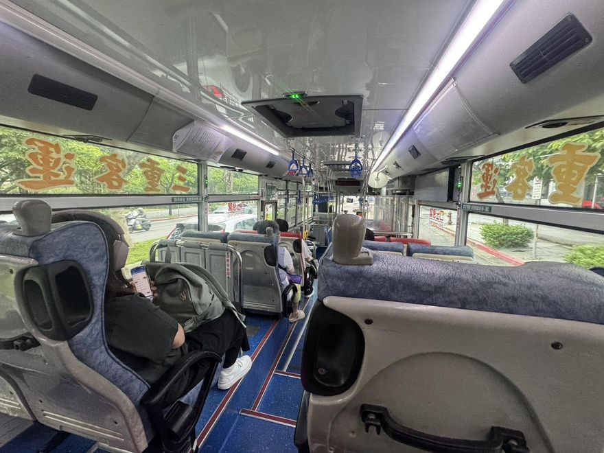 北市變態老翁搭公車突「當眾露鳥」　女乘客嚇壞報警
