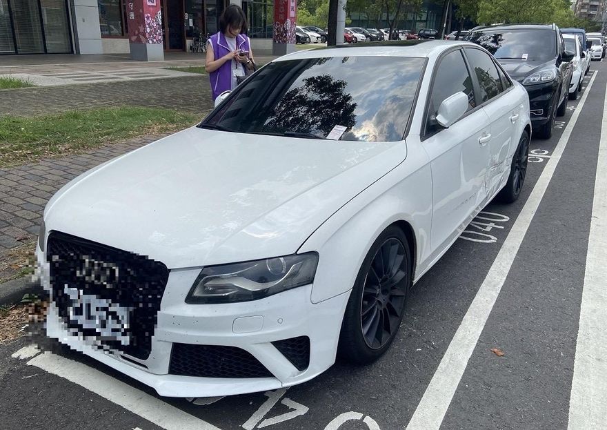 開奧迪卻欠稅18萬！車被天眼抓包拖吊　車主秒繳5萬求分期