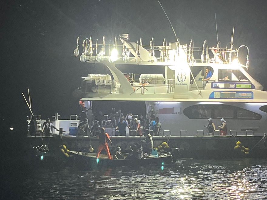 新北燭台嶼「漁船擱淺」47人受困！海巡火速救援成功