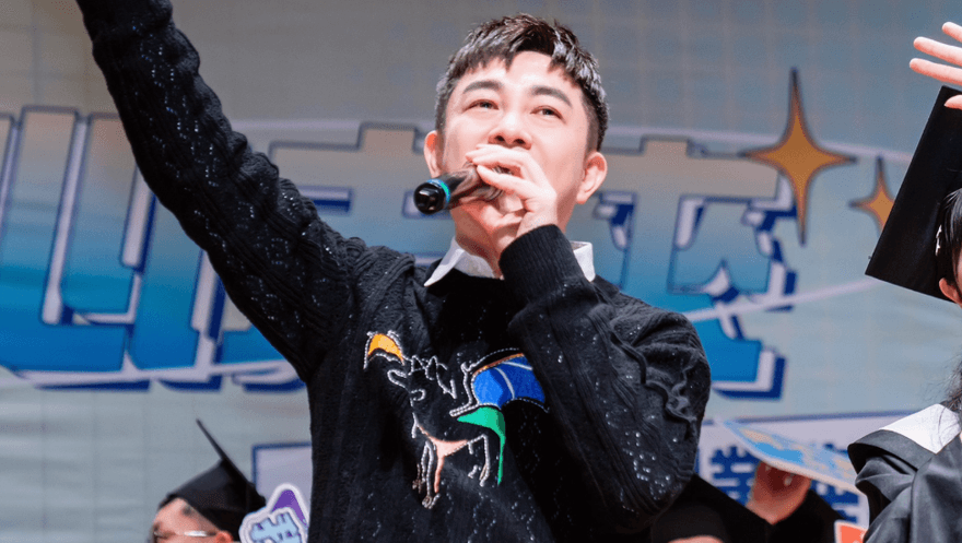 李明川迎50歲！許願「放心去飛」暫別台灣度假1個月