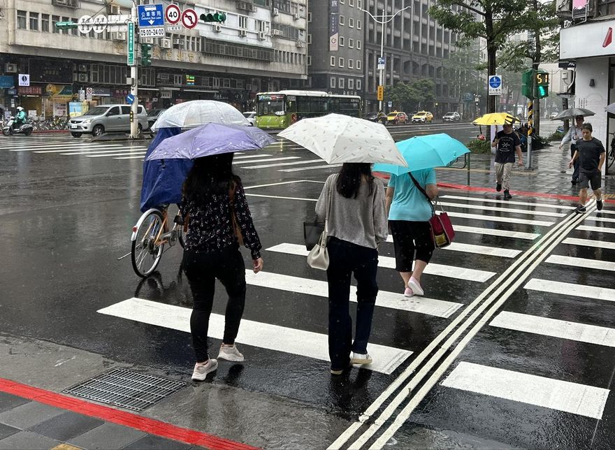 下班注意！「9縣市」大雨來襲　山區慎防坍方
