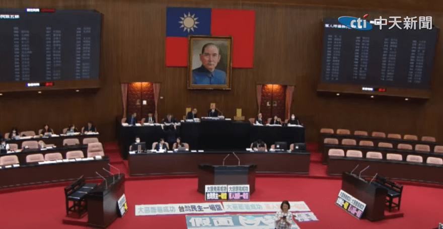 立院三讀通過國軍加薪案！志願役每月加給增3萬「明年元旦上路」