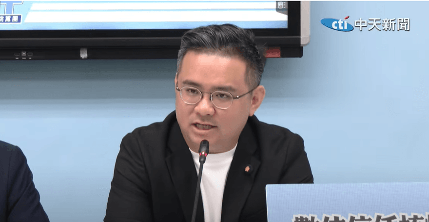沈伯洋又翻車！護航史哲任高鐵董座「政治就是專業」遭黃健豪狠打臉