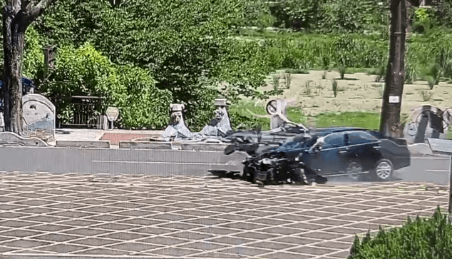 影/嘉義2車對撞！20歲騎士「空中翻滾」重摔　警搜出K盤