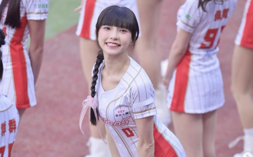 李芷霖甩不倫風波！應援到一半「經血狂流」  血染球褲超崩潰