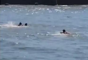 枋寮7學生溺水　2海陸「黑衣部隊」海游300公尺救5人