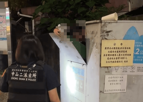 台北舊衣回收箱狂晃！下秒「男子探出頭」：想一人靜靜