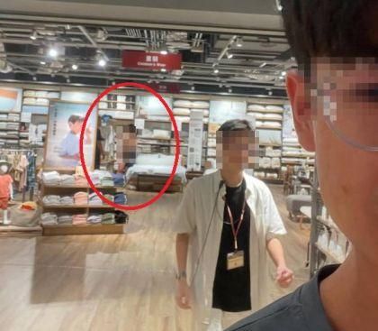 板橋車站無印良品驚見「裸男躺展示床」！　還跑給警衛追