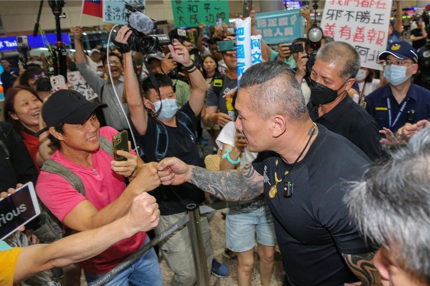 影/連深綠都追直播！他揭館長訪陸效應驚人：民進黨頭痛了