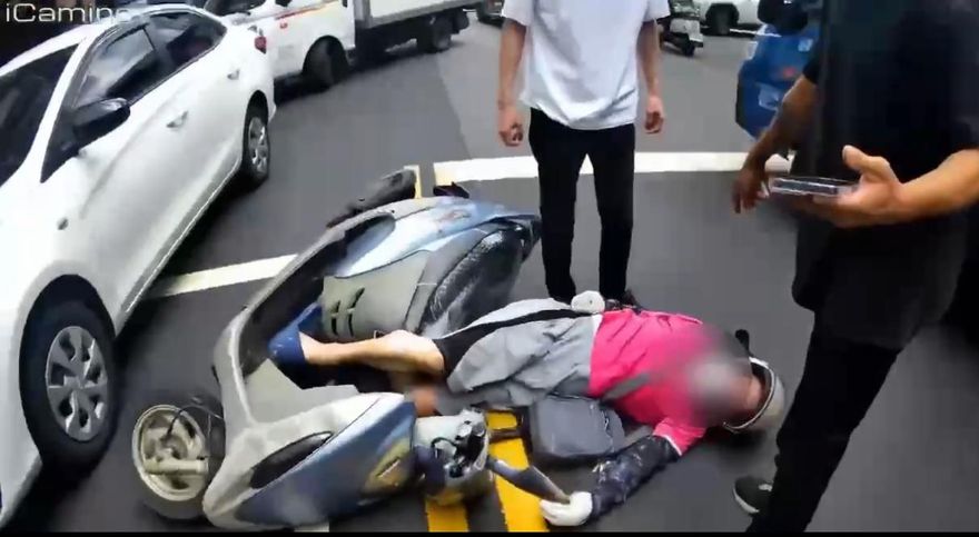 影/中和男騎士突倒地無呼吸心跳　勇警CPR及時救回