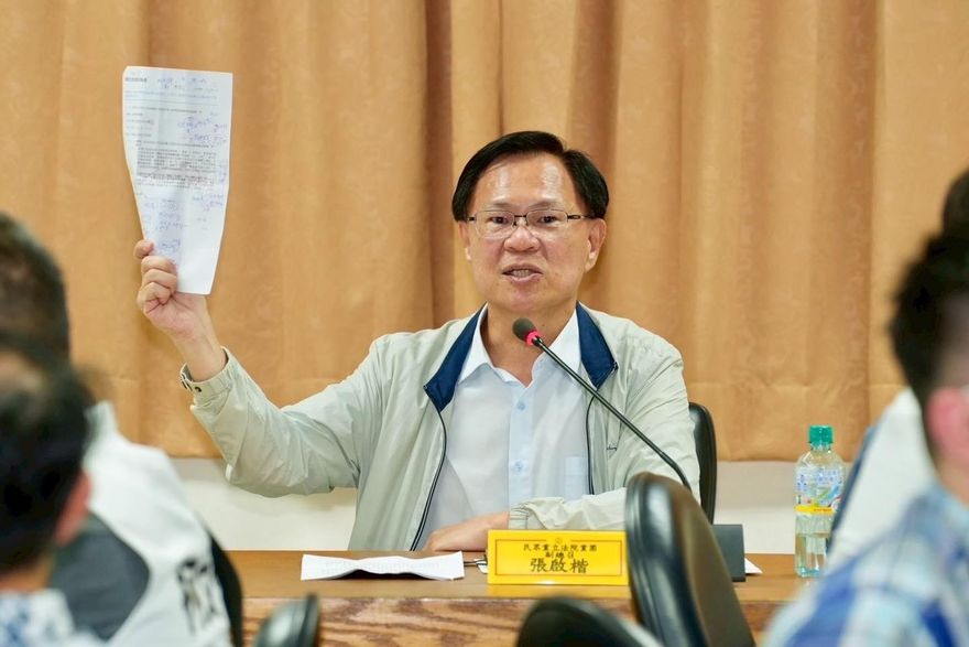 郭昱晴公審無辜民眾大翻車！張啓楷嗆綠「文革」：糟蹋台灣人