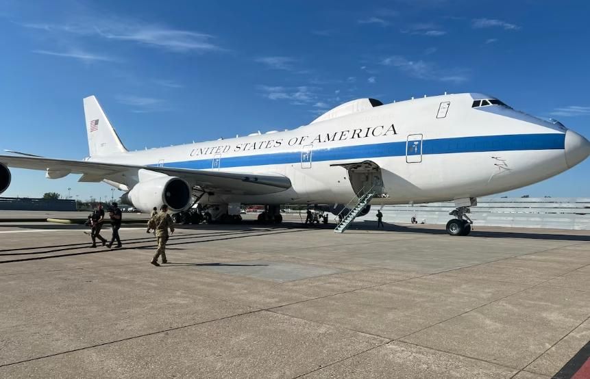 美要參戰了？E-4B「末日之機」飛抵華府　時機敏感引揣測
