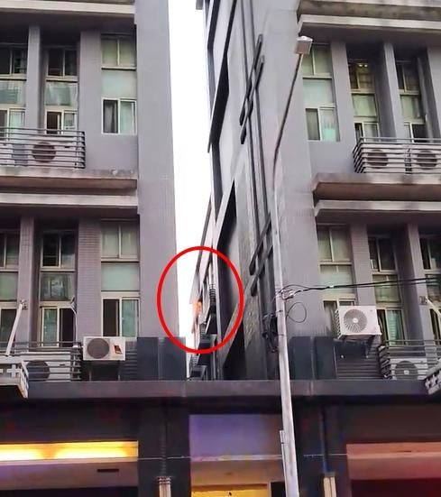 影/台中太平套房突起火　窗戶竄出恐怖火舌