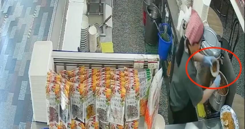 廚餘撲通丟回滷鍋　「周氏蝦捲」補償：退費+送冷凍蝦捲