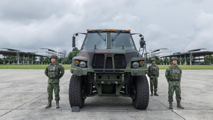賴清德視察第58砲指部　美軍最新中型戰術載具意外曝光