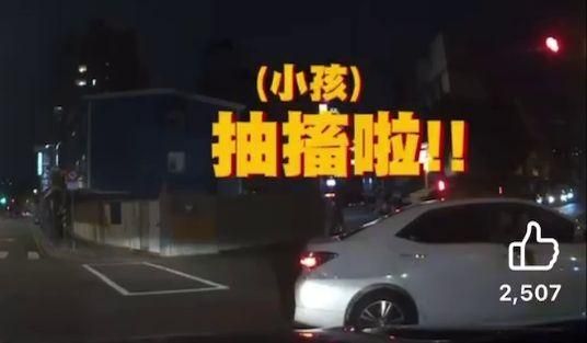 影/半路攔警車！台中焦急爸請求開道　死神手中搶回女兒命