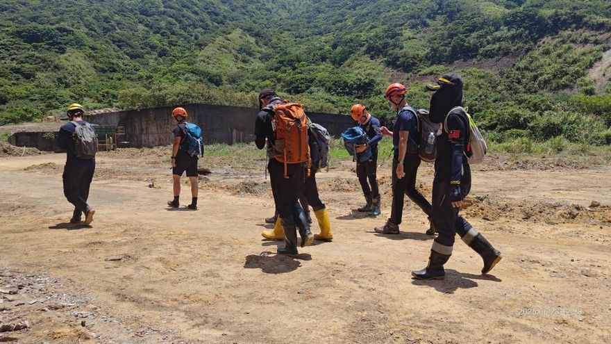 新北瑞芳爆噩耗！　登山客攻「小鬼瀑布」摔落慘死