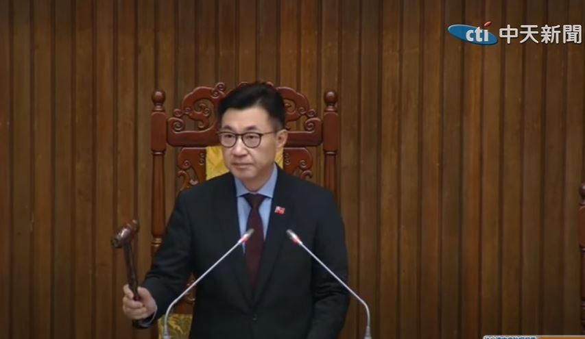 快訊/《公務人員保障法》修正條文三讀通過！