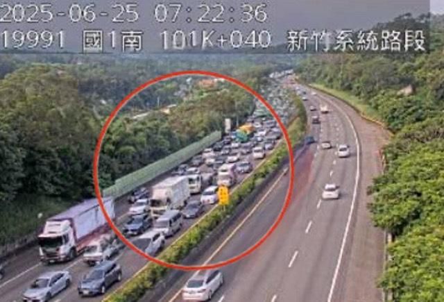 國光客運國1北向新竹段出事！慘拋錨釀7公里回堵
