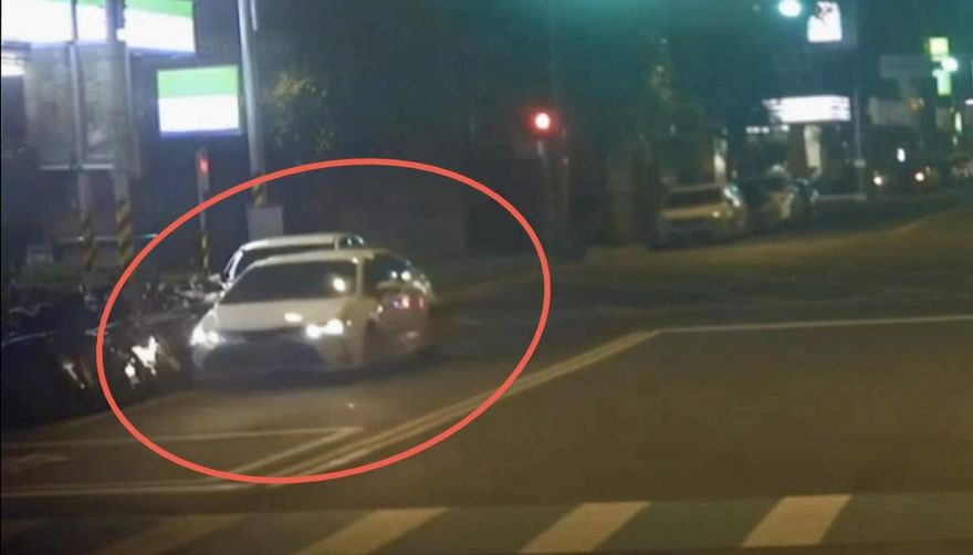 影/板橋轎車半夜衝撞6機車肇逃　警鎖定對象查緝